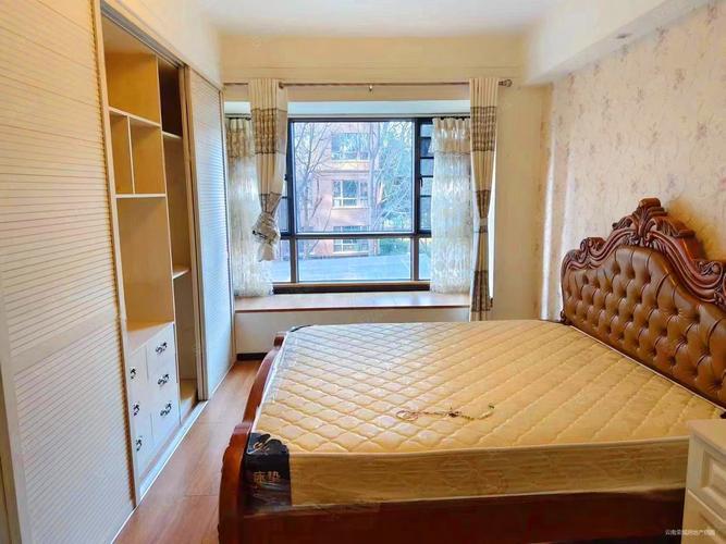 昆明西山西南海(F区)，3室2厅二手房出售,报价：160万元